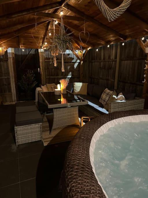 Goff's OakBarn With Hot Tub别墅 外观 照片